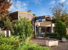 圣克里斯托尔莱萨勒宜必思快捷酒店，位于Saint-Christol-lès-Alès的酒店