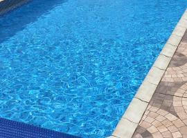 Área de lazer em Brodowski，位于Brodósqui的酒店