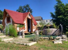 Glamping Na Vrhu，位于Višnja Gora的酒店