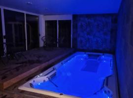 Escapade Romantique à Saint Omer-Espace Totalement Privatisé Avec Terrasse，位于圣奥梅尔的酒店