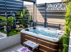 Dolce Vita, Spa, Cagnes Sur Mer，位于滨海卡涅的酒店