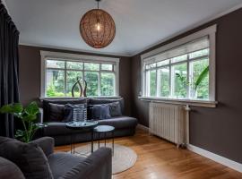 Spacious 3BR Downtown Location，位于雷克雅未克的酒店