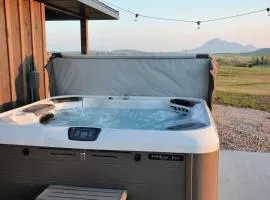 Hot Tub & Panoramic Views Bear Butte &Buffalo Chip