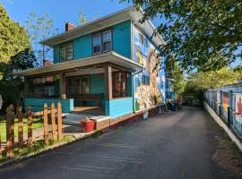 Bon Paul & Sharky's Hostel