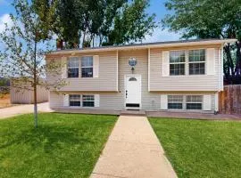 History, Hikes and Cozy Nights Parowan Gem with Deck!