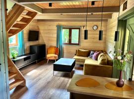 Domek w Beskidach，位于Ropica Górna的酒店