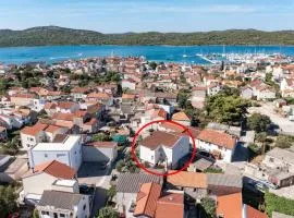 Apartments with a parking space Pirovac, Sibenik - 13201