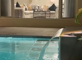 Cove Chalet 1شاليه كوڤ
