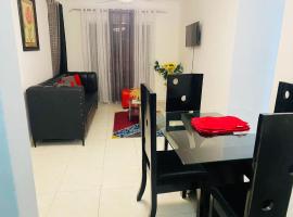 3 bedrooms & Power inverter near Malecon，位于La Francia的酒店