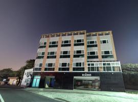 Pohang Beach63 Spa Pension，位于浦项的酒店