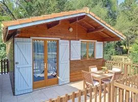 Chalet cosy avec piscine en campagne