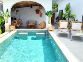 New 3Br 3Bath Lux Pool Villa, Bangrak Beach，位于苏梅岛的酒店