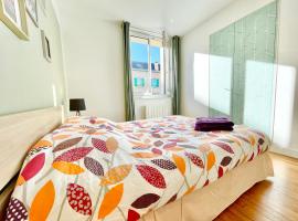 APPARTEMENTS "Pieds à Terre" à LORIENT - LUMINEUX - TOUT CONFORT，位于洛里昂-兰壁赫机场 - LRT附近的酒店