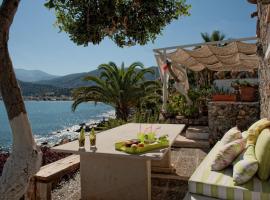 斯卡加多假日公寓酒店，位于斯塔里斯的酒店