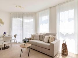 Regalia Suites - Free Parking，位于卢加诺的酒店