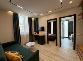 Twins Hotel Vlore，位于伏罗拉的酒店