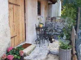 Appartment für 2 Personen mit eigenem Bad und Küche