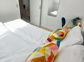 Charming Double Room With Free Parking，位于约灵的酒店