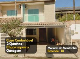 Casa Confortável 2 qrt c/ Churrasqueira - Resende，位于雷森迪的酒店