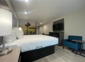 Clarion Pointe Fort Worth East - Arlington，位于沃思堡的酒店