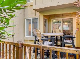 Hike, Golf and Explore Pocono Pines Townhome，位于Pocono Pines的酒店