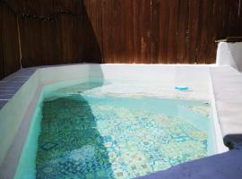 Casas del Alto Tajo - La Casa Roja，位于Ablanque的酒店