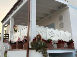 Rooms Apartaments Santa Teresa，位于泰斯塔角的酒店