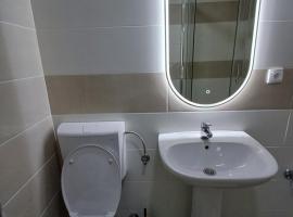 Completely new one bedroom apartment，位于Mirijevo的酒店