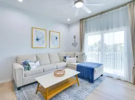 Chic Hudson Townhome Walk to the Beach!