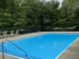 Bear Creek Lodge - Association Pool, Pretty Surroundings, Goshorn Lake Access