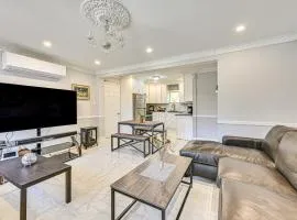 Pet-Friendly Valley Stream Duplex - 1 Mi to Mall!