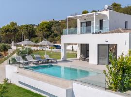 Villa Nefeli - Elysian Villas Kefalonia , 2 min walk from the beach & brand new 2024，位于米尼亚的酒店