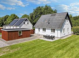 4 star holiday home in Farsø-By Traum，位于Års的酒店