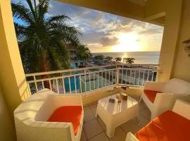 El Paseo OceanFront Mini-Penthouse