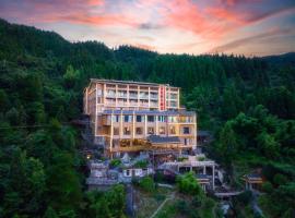 Longji Panorama Hotel 龙脊全景楼大酒店，位于龙胜的酒店