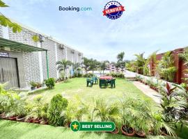 HOTEL G RESORT ! PURI Swimming-pool-and-Garden, near-sea-beach-and-temple fully-air-conditioned-hotel with-lift-and-Card Payment Accepted-parking-facility, Breakfast included, best hotel in puri，位于普里的酒店