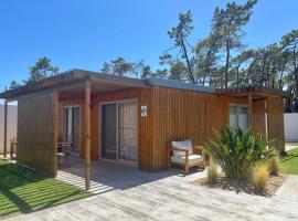 818 Centro Náutico Bungalows，位于维拉·雷阿尔·德·桑托亚的酒店