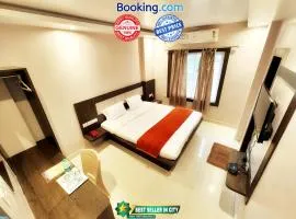 Hotel Home Town Puri Near Sea Beach and Temple - Fully AC Hotel with Lift, Wifi and Parking Facilities - Best Seller Hotel Near Golden Beach