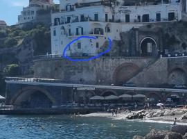 Atrani Mare Fuori appartamento sul mare，位于阿特拉尼的酒店