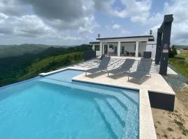 Hacienda JM's，位于Comerio的酒店