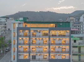 Perfectstayz Alpine Near Laxman Jhula，位于瑞诗凯诗的酒店