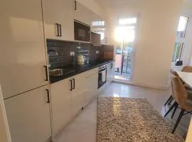 Stone Lodge 2 min Walk From Edgware Underground