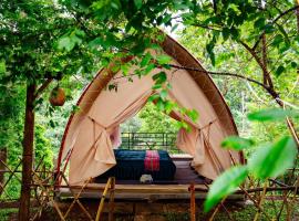 Khu Gghỉ Dưỡng glamping Pa Sỹ 3，位于Kon Von Kla的山林小屋