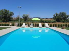 IL CUORE DEL CONERO - CASALE CON PISCINA, Natura e Relax，位于卡梅拉诺的酒店