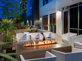 圣地亚哥米申谷万豪春季山丘套房酒店，位于圣地亚哥的酒店