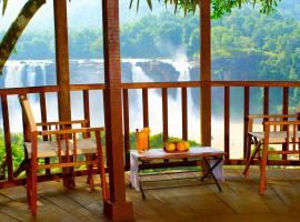 Rainforest Resort，位于Athirappilly的Spa酒店