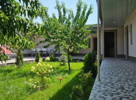 Galstyans Home Zvartnots Airport，位于Pʼarakʼar的酒店