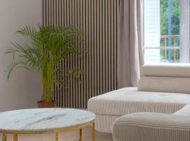 Fourside Deluxe Apartments in Le Bourget，位于勒布尔热的酒店