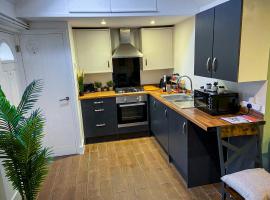 Stylish Bungalow upto 6 guests - Long Term Contractor Apartment，位于卡弗沙姆的酒店