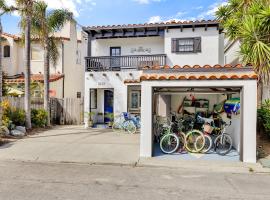 Historic Spanish Home at Hollywood Beach，位于奥克斯纳德的酒店